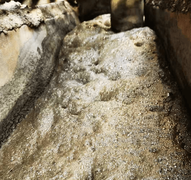 (圖:脫硫塔起泡現(xiàn)場(chǎng))