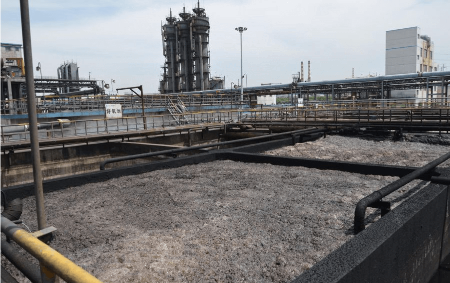 (圖:生化污水池起泡場(chǎng)景)